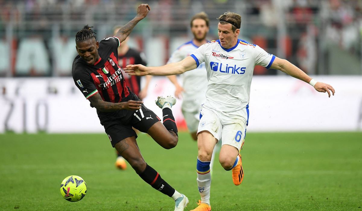 AC Milan nhỉnh hơn về phong độ thi đấu tại Serie A